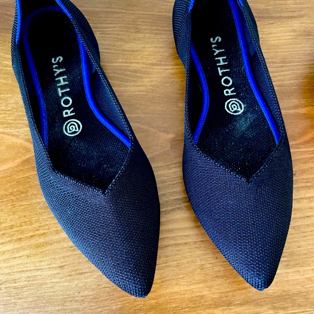 Well taken care of worn Rothy's black point, size 8.5